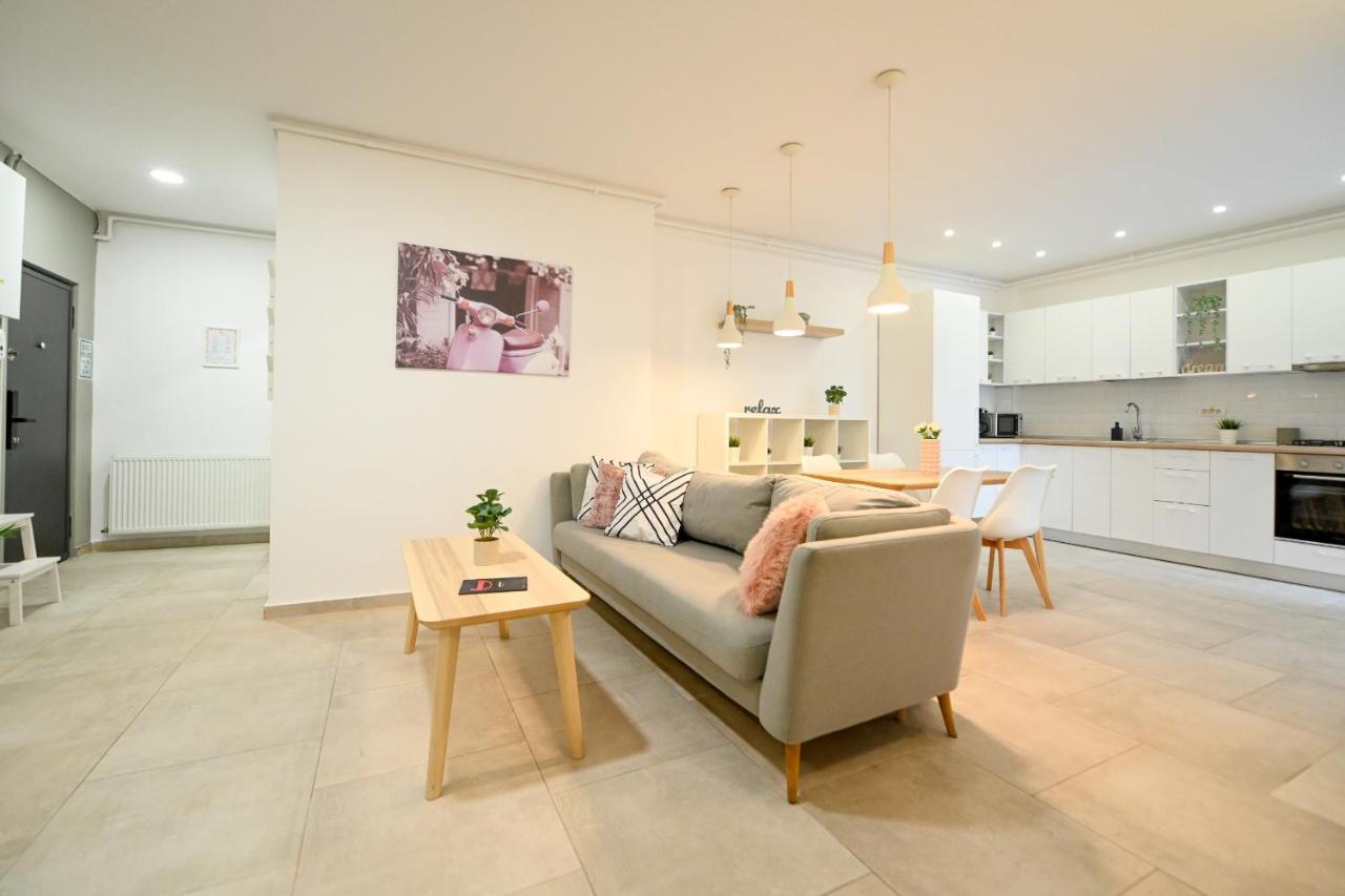 Splendid 2Br Apartment With Breathtaking Views Of Casa Poporului Bucharest Exterior photo