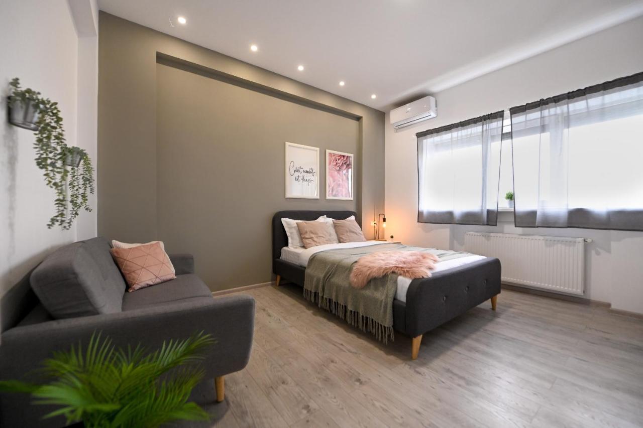 Splendid 2Br Apartment With Breathtaking Views Of Casa Poporului Bucharest Exterior photo