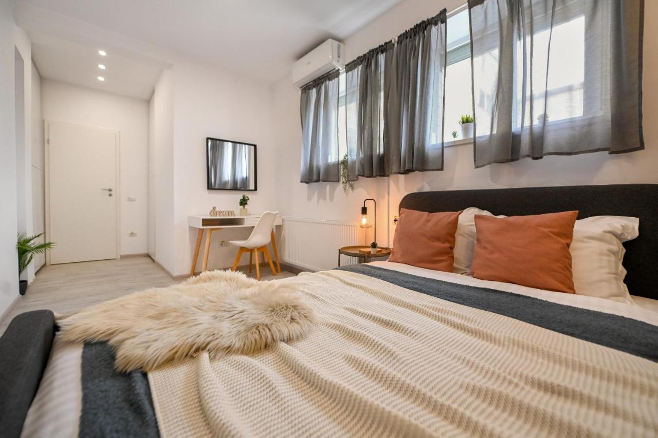 Splendid 2Br Apartment With Breathtaking Views Of Casa Poporului Bucharest Exterior photo