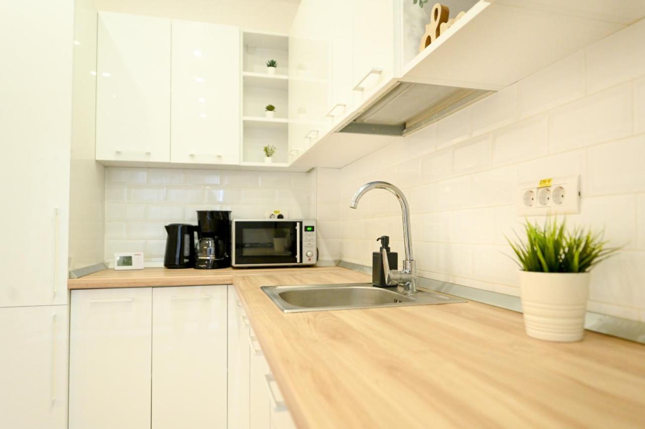 Splendid 2Br Apartment With Breathtaking Views Of Casa Poporului Bucharest Exterior photo