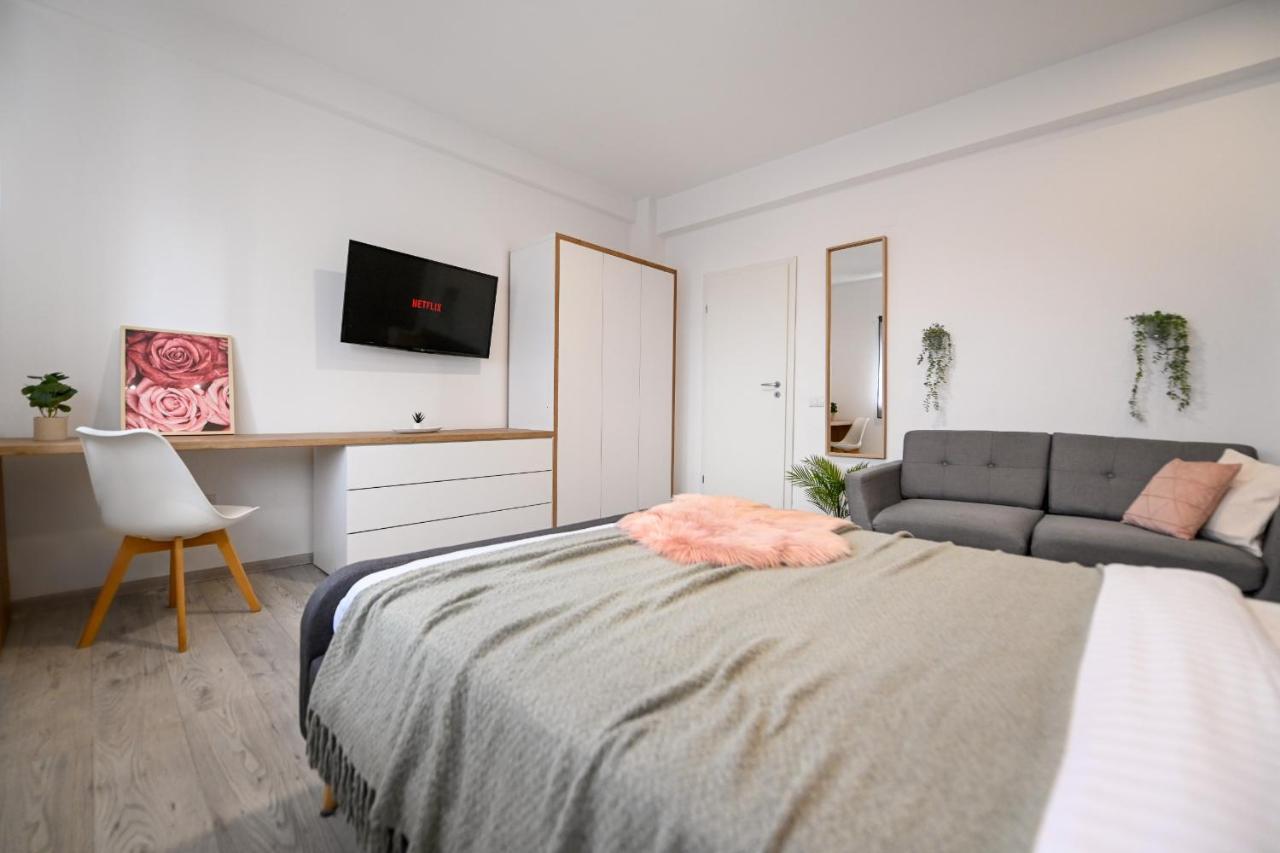 Splendid 2Br Apartment With Breathtaking Views Of Casa Poporului Bucharest Exterior photo
