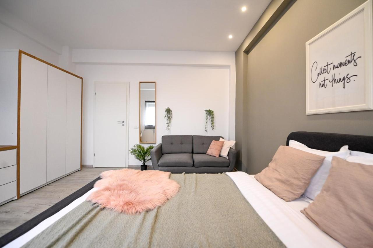 Splendid 2Br Apartment With Breathtaking Views Of Casa Poporului Bucharest Exterior photo