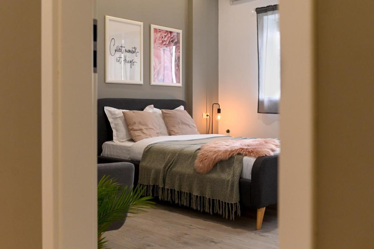 Splendid 2Br Apartment With Breathtaking Views Of Casa Poporului Bucharest Exterior photo