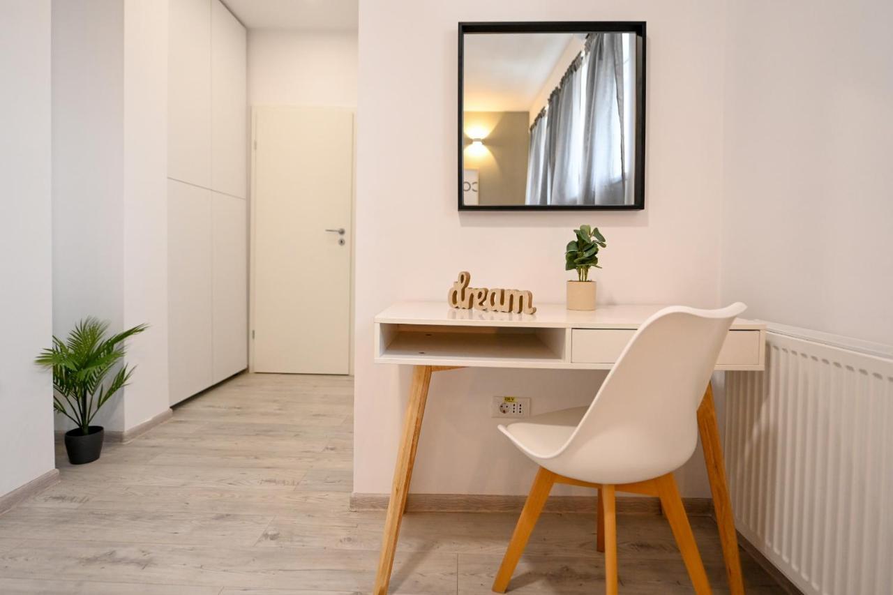 Splendid 2Br Apartment With Breathtaking Views Of Casa Poporului Bucharest Exterior photo