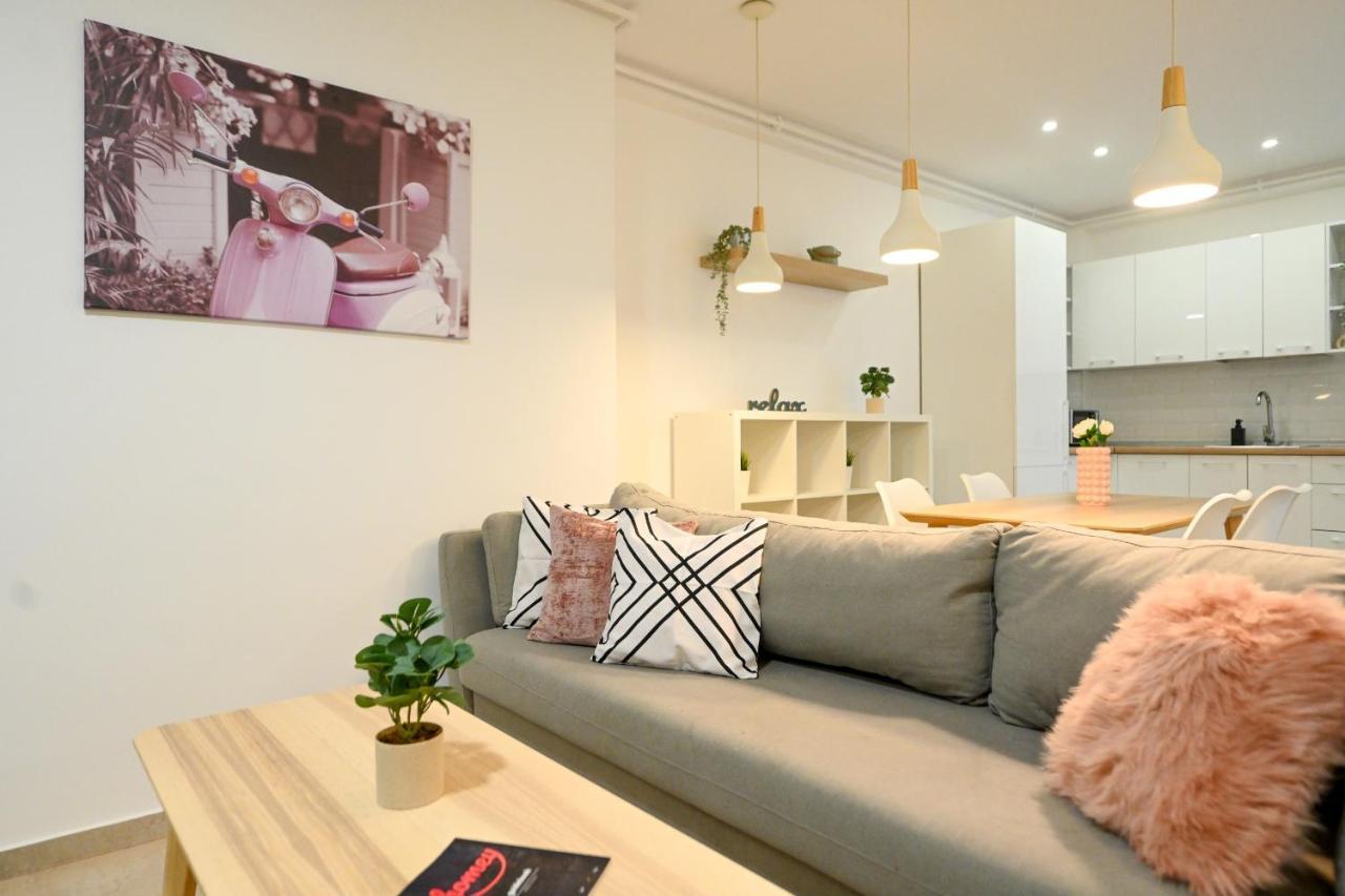 Splendid 2Br Apartment With Breathtaking Views Of Casa Poporului Bucharest Exterior photo